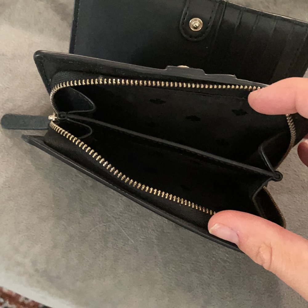 Kate Spade wallet - Picture 4 of 5
